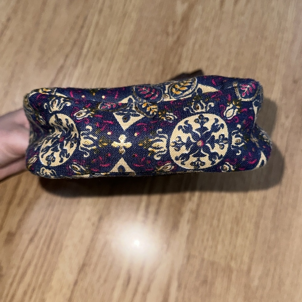 NWOT Patterned Purse/Bag - Picture 4 of 5